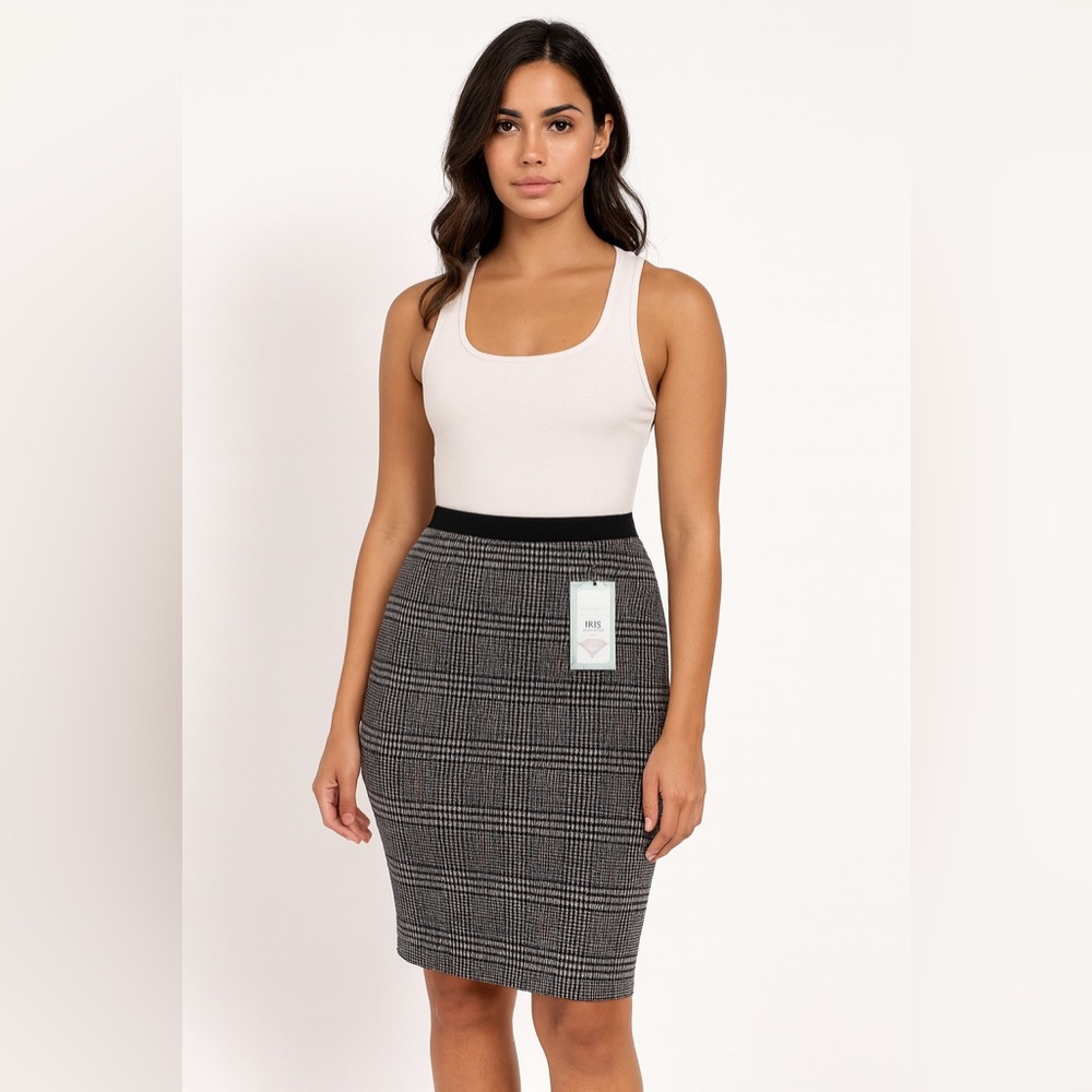 IRIS Plaid Stretch Pencil Skirt – Size Large NWT